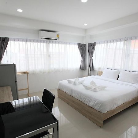 Living By Grace Apartment Si Sunthon Exterior foto